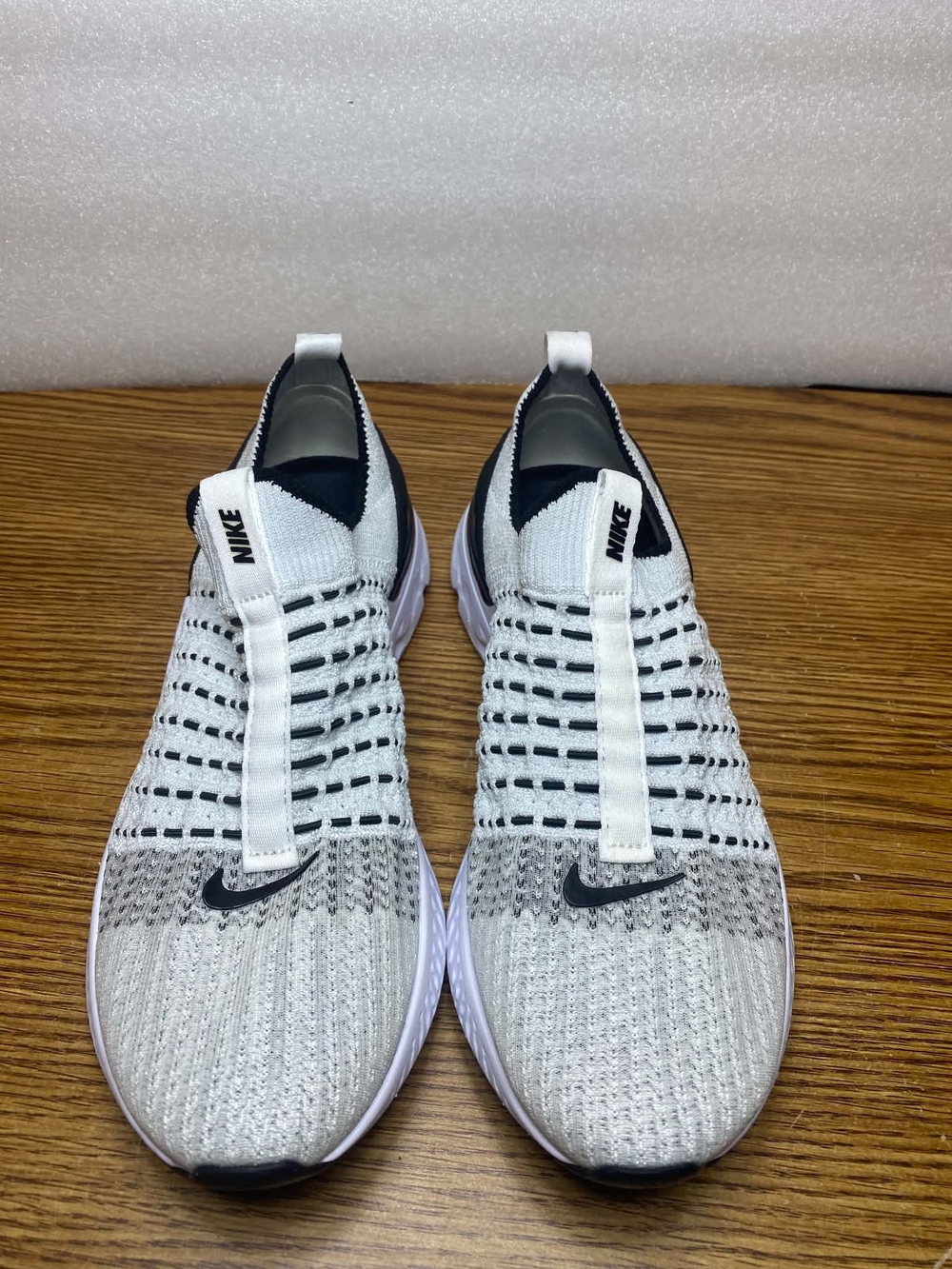 Nike Air Max Phantom Men's Athletic Running Shoes Size 7.5M Black White Slip On